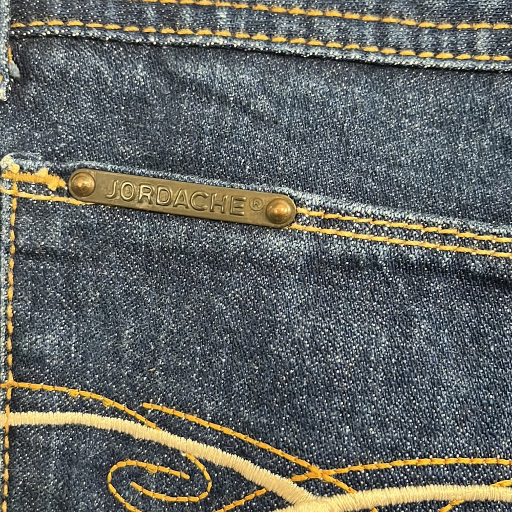 Vintage Jordache dark wash straight leg blue jeans. Size 32 long. 30” inseam. - Picture 6 of 8